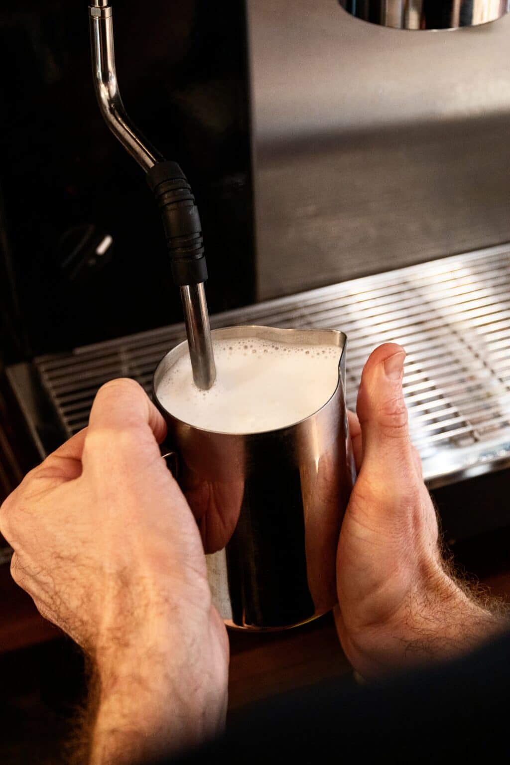 How to Froth Milk in a French Press (Step by Step) Espresso Insiders