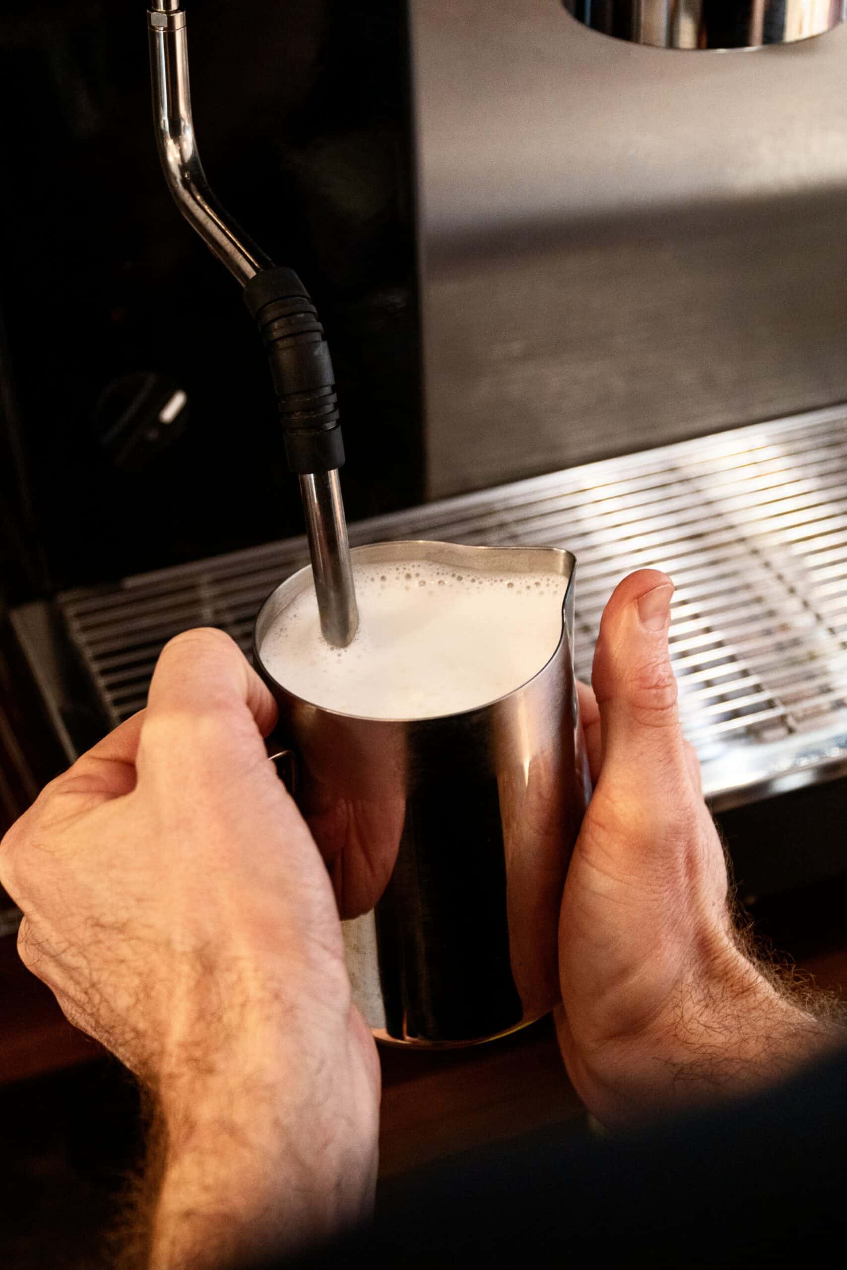 How to Froth Milk in a French Press (Step by Step) Espresso Insiders